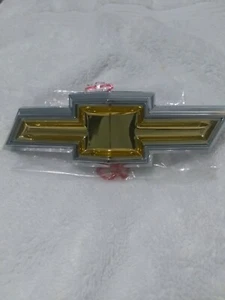 1975 IMPALA/ BEL AIR NOS HEADER EMBLEM 358800 - Bild 1 von 4