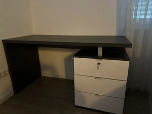 schreibtisch mit schubladen - Bild 1 von 3
