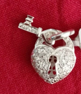 Charm Lucchetto Chiave in argento 925 pavè di zirconi - Immagine 1 di 3