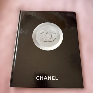 CHANEL Vintage Catalog 1998/1999 Autumn-Winter  Rare Good condition - Bild 1 von 4