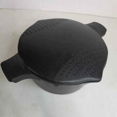 PAMPERED CHEF LARGE 8 Cup 2 Qt MICRO-COOKER MICROWAVE STEAMER STRAINER LID Black - Image 1 of 4