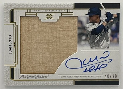 2024 Topps Colección Definitiva Juan Soto Auto Reliquia/50 Yankees Foto 1 de 2