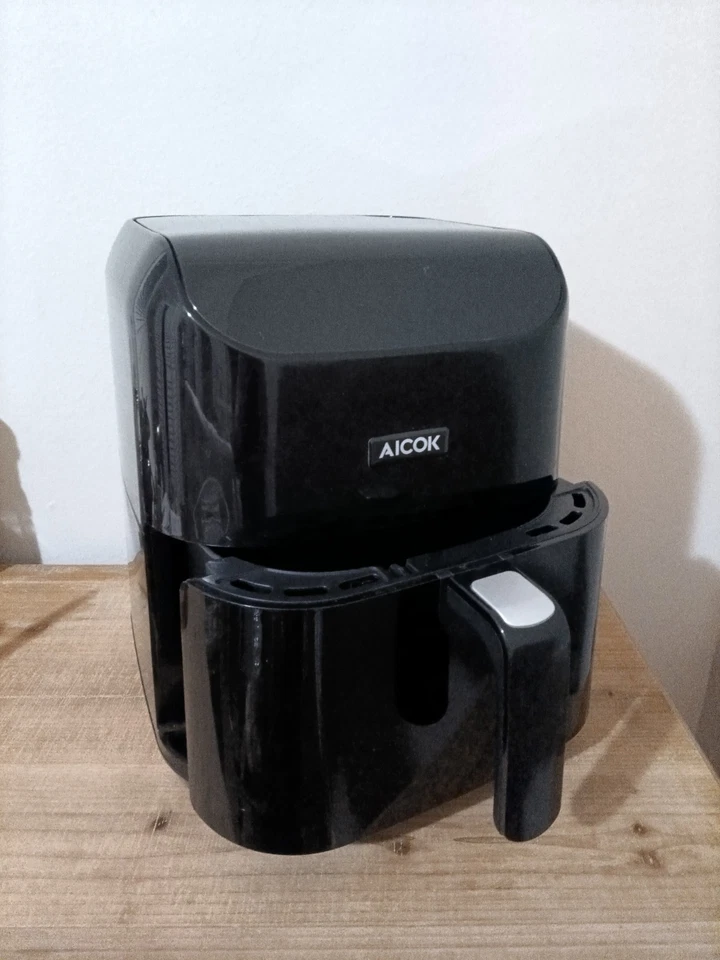 Freidora de aire negra AICOK modelo KZ-6011 usada Foto 1 de 4