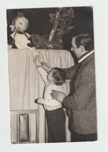 Foto Junge im Puppentheater gruselige Puppe gruselig gruselig ungewöhnlich Vintage - Bild 1 von 2