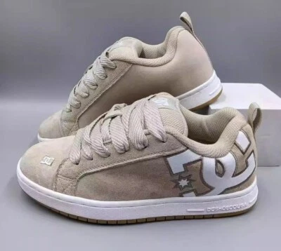 DC Women's Court Graffik Shoes Walking Skateboard Shoes US size - Image 1 of 4