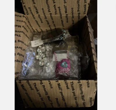 BOLSO DE 24 PIEZAS BISUTERÍA DE MODA - EMBOLSADO SIN ENREDOS Y CARDADO Foto 1 de 4