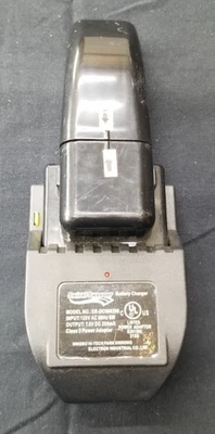 Cargador de batería y batería barredora giratoria modelo XR-DC080200 INV#M-573 Foto 1 de 4