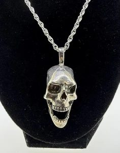 Sterling Silber Totenkopf Anhänger mit beweglichem Kiefer an 26" Kette - 27,2g Gothic Biker - Bild 1 von 8