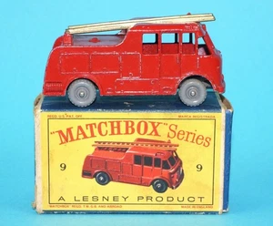 MATCHBOX #9 MERRYWEATHER MARQUIS FIRE ENGINE BOXED ORIGINAL BOX 1950s LESNEY - Picture 1 of 11