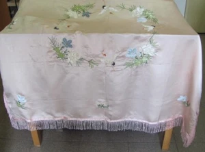 VINTAGE KOREAN MACHINE EMBROIDRED SILK TABLECLOTH - Picture 1 of 11