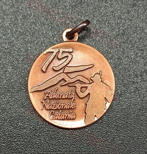 Medaglia Militare ANA - 75° Adunata Nazionale Alpini - Catania 2002 - Foto 1 di 2