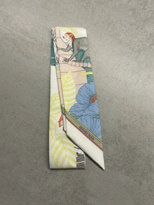 Hermès Twilly – Beautiful Print, High-End Accessory - Imagen 1 de 7