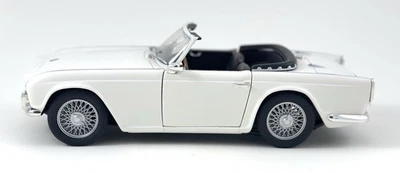 1:18 Scale White JADI Die Cast Triumph TR4 Car VGC - Image 1 of 4