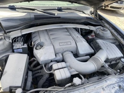 Espejo retrovisor interior delantero central usado se adapta a: Chevrolet Camaro 2012 vista trasera Foto 1 de 4