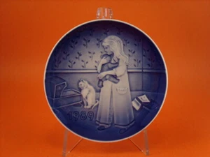 ROYAL COPENHAGEN BING&GRONDAHL CHILDREN'S DAY 1989 - Picture 1 of 3