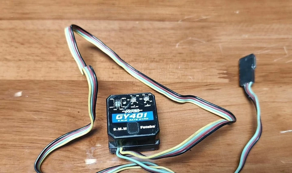 Futaba GY401 Gyros avcs High-Voltage Low-Profile Tail Helicopter Gently used - Image 1 of 4