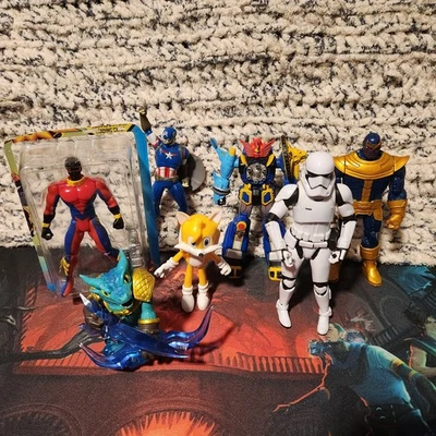 Mixed Toy Lot Action Figures Marvel/Power Rangers/Star Wars  - Image 1 of 4