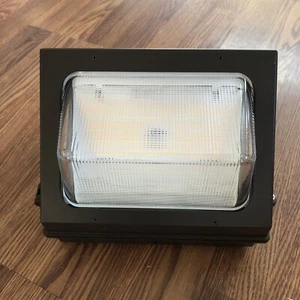MAXLITE WCOP40U-CSBPC Open Face Wall Pack,LED,Photocell Bronze 40 W Open Box - Picture 1 of 10