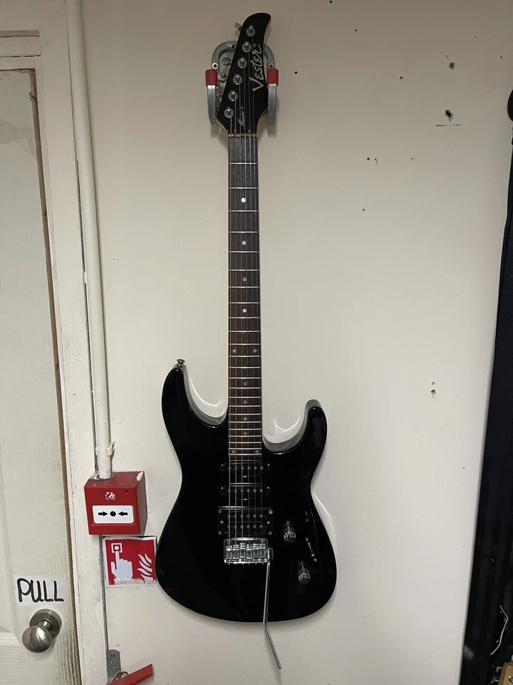 Vester Maniac? vintage? 1987? Strat Style electric rock guitar Black 6string 4/4 - Image 1 of 4