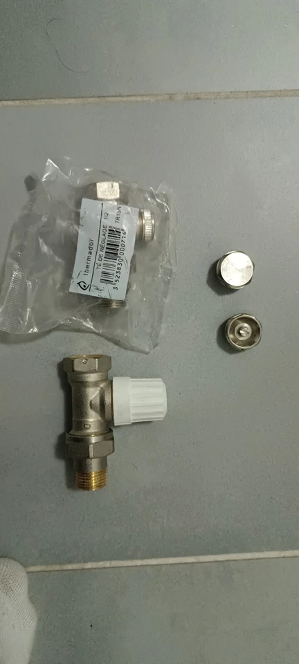  complet pour radiateur Corps de vanne droit réglable 1/2" 15x21 - Image 1 of 1