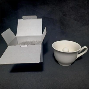 Weiße Porzellan Nostalgie Kind im Schwimmbad Tasse von Lynns Concepts NEU - Bild 1 von 15