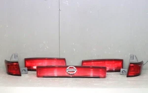 Nissan Elgrand E52 TE52 Genuine Finisher Tail Lights Rear Lamps set JDM - Picture 1 of 5