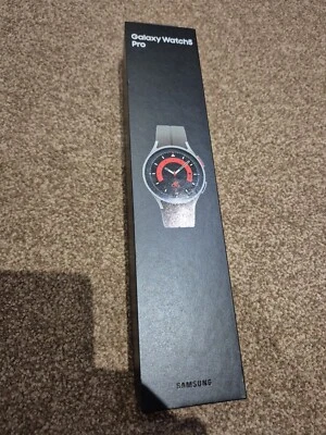 Samsung Galaxy Watch5 Pro 45mm SM-R920 Aluminium GPS Smartwatch Silver - Image 1 of 4