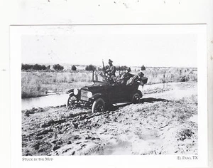 *Texas Postcard-"Vehicle Stuck in The Mud" (Dog In Front Seat)-El Paso- {+TX2}- - Picture 1 of 2