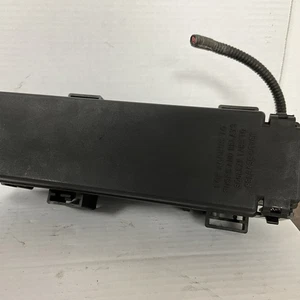 Jeep Grand Cherokee 2005-2007 caja de fusibles del motor, relé, usado, OEM, agrietado - Imagen 1 de 8