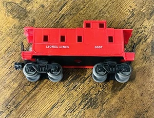 1959-62 VINTAGE LIONEL #6057 O GAUGE RED CABOOSE - Picture 1 of 6