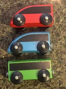 IKEA Wooden Train Set Replacement Cars 3 Pieces Green red magnetic - Picture 1 of 5