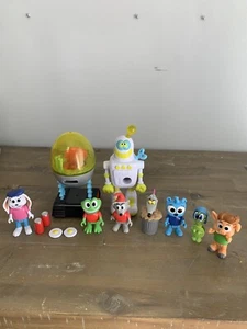 Pocket Watch Hobby Kids Adventure Toys Figure Lot Of 9 - Picture 1 of 7