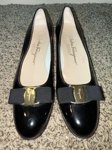 Salvatore Ferragamo Black Leather Vera Bow Classic Pump Shoes Size 8 1/2 B - Picture 1 of 10