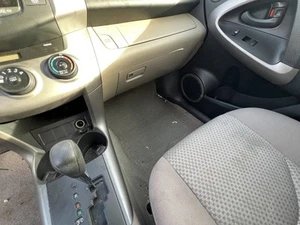 RAV 4     2007 Glove Box 1061551 - Picture 1 of 1