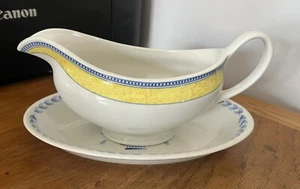 Johnson Brothers Julie Holland Jardiniere Gravy Boat And Saucer Yellow Lemons - Picture 1 of 5