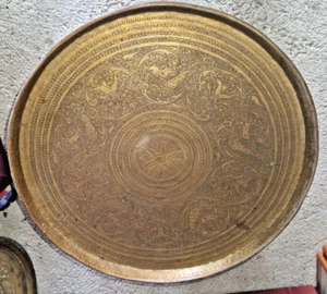 ANTIQUE MIDDLE EAST LARGE BRASS TRAY LIONS /DEER & HUNTERS 57cm 23" DIAMETER - Picture 1 of 9