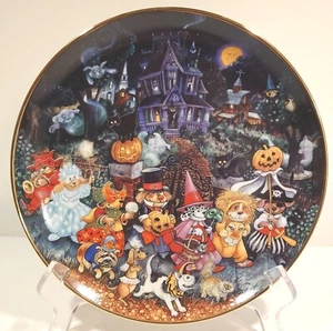 Howl-O-Ween Bill Bell Halloween Collector Plate Dogs Puppies Franklin Mint EUC - Picture 1 of 5