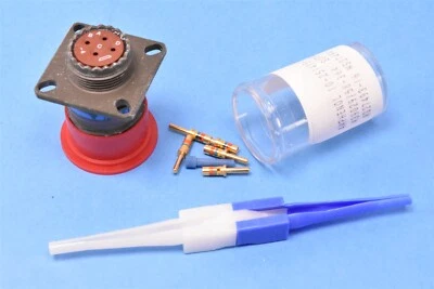 Amphenol 4-position Mil-Spec Size 13 Circular Connector P/N: JD38999/20WC4PA - Image 1 of 2