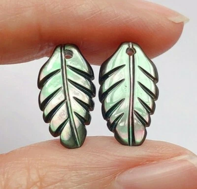 白色黑色珍珠母/粉红色贝壳叶滴 8x15 毫米一对 — 第 1/4 张图片