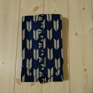 Kyudo fiocco avvolgente "blu navy con piume di freccia" per misura standard a 2 - Foto 1 di 6