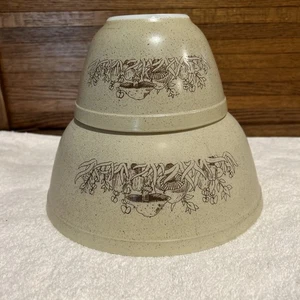 Beautiful Vintage Pyrex Forest Fancy Nesting Bowls 403 & 401 - Picture 1 of 13