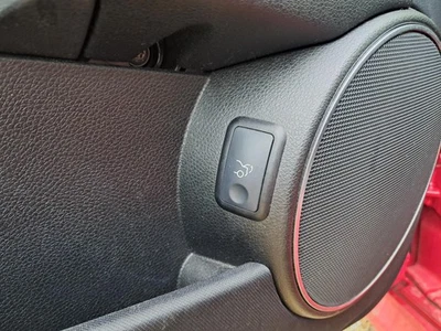 Used Front Left Door Interior Trim Panel fits: 2013 Mercedes-benz Mercedes c-cla — 第 1/4 张图片