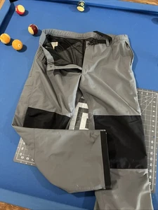 Duluth Trading Pantaloni Antipioggia Uomo L X 32 Grigio/Nero Nylon Vento Pioggia Pesce Escursione - Foto 1 di 9