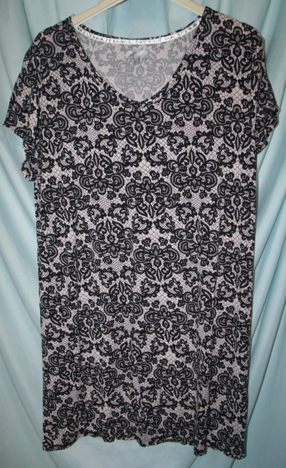daisy fuentes Black Ivory Geometric Soft Pullover T-Shirt Dress Size 1X - Image 1 of 4