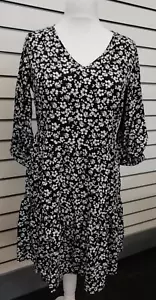 M & CO LADIES BLACK WHITE FLORAL PRINT TIERED MINI DRESS SIZE 12 (ref 462) - Picture 1 of 3