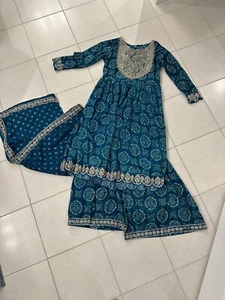 Traditional Indian Kurtha Salwar Set With Dupatta And Pants - Picture 1 of 11