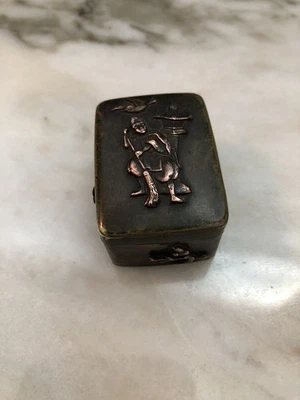 Caja pequeña japonesa antigua de metales mixtos Meiji Foto 1 de 4