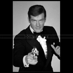 Photo F.020525 ROGER MOORE (LIVE AND LET DIE) 1973 - Afbeelding 1 van 1