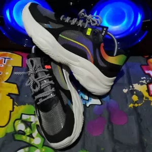 bershka lieght weight trainers - Picture 1 of 3
