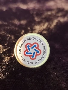 VTG American Revolution Bicentennial  1776-1976 Gold Tone Lapel Hat Pin  - Picture 1 of 4